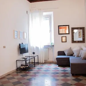 The Rent - Piazza Di Firenze , Roma Italia