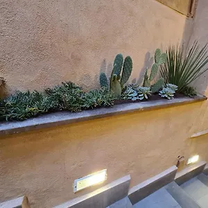 Vicolo Navona , Roma Italia
