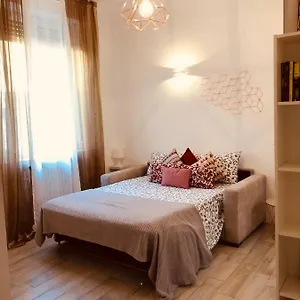 Joy House -central Near Metro Arco Della Pace Brera-entire Perfect For Work & Play, Nightlife With Ac & Fast Wifi Welcome To The Cool Joy House! , Milán Italia